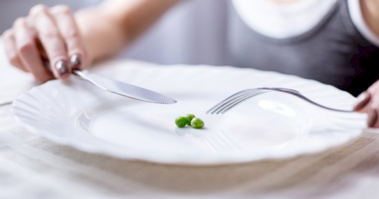 貧困で「摂食障害」に陥る米国人が急増、コロナ禍で食習慣が悪化-–-ダイヤモンド・オンライン